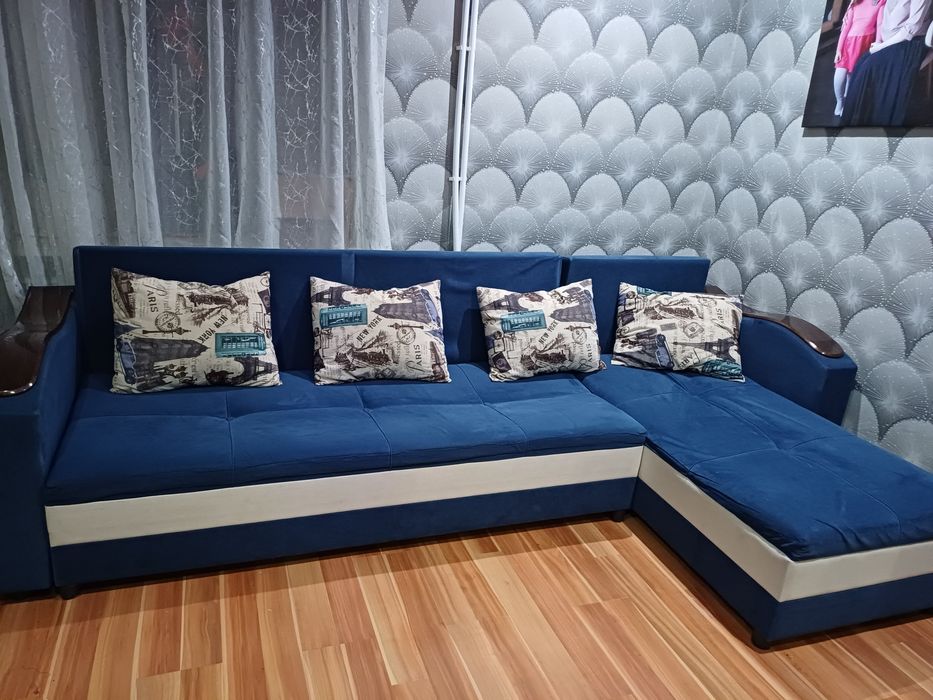 Продаётся угловой диван ,Срочно!!