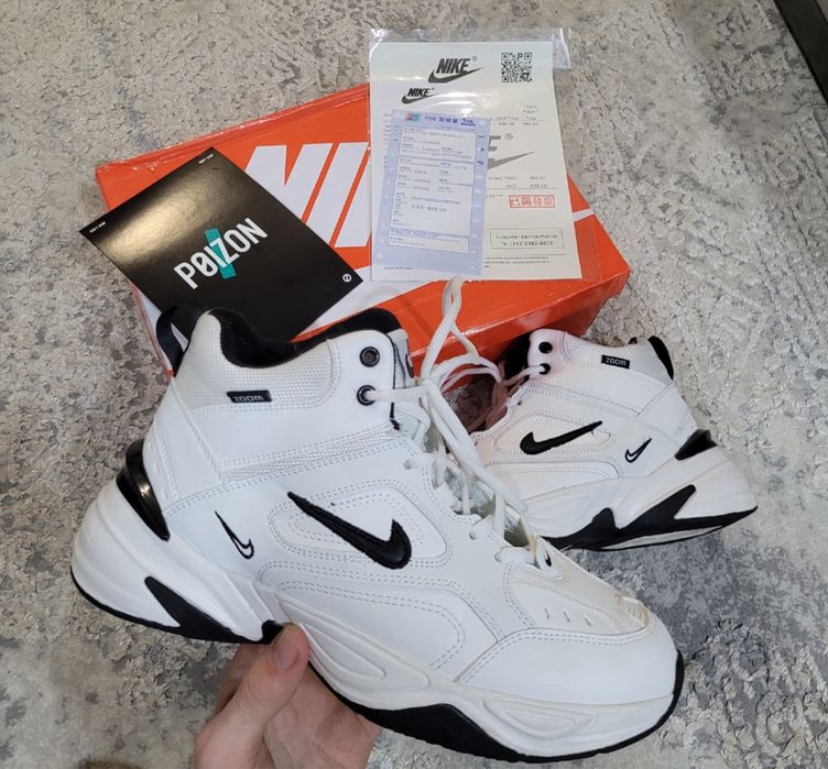 Продам,кроссовки м2к