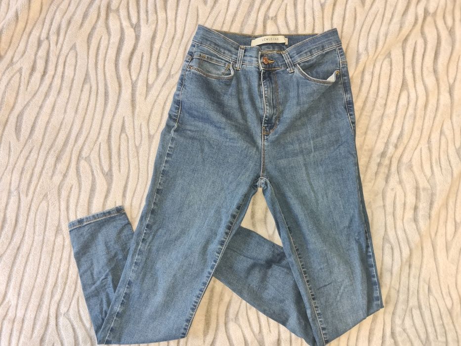 Продавам лот дънки и потник