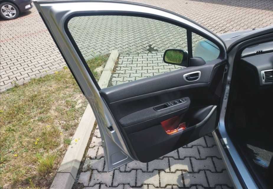 ЧАСТИ ПЕЖО 307 Peugeot 2001-2008г. бензин, 1400куб, 55kW, 75kс.