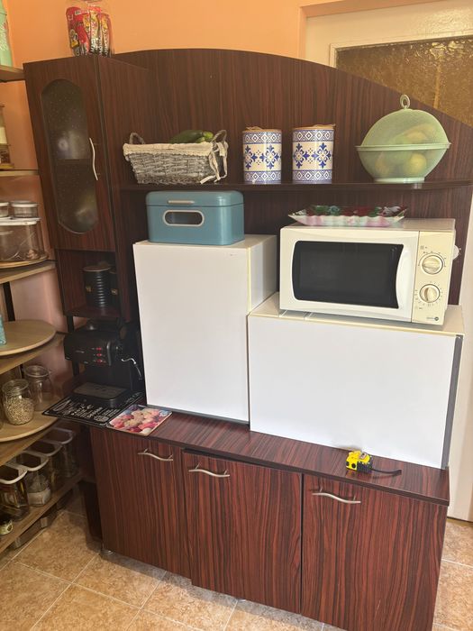 Голям шкаф за телевизор