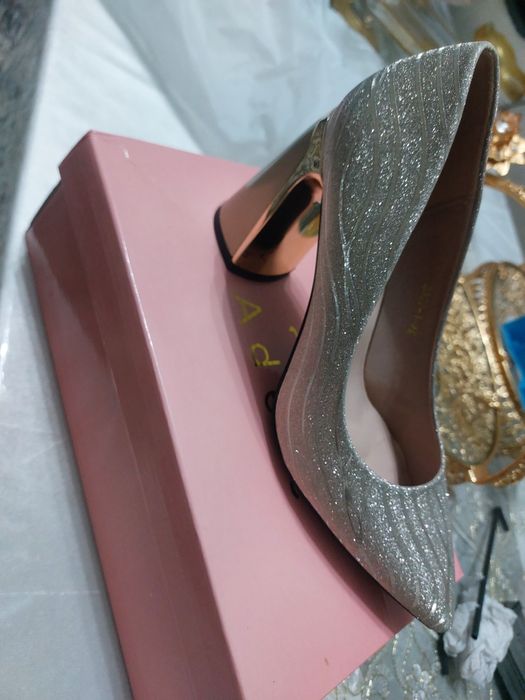 Вечерный кўйлак ва туфли