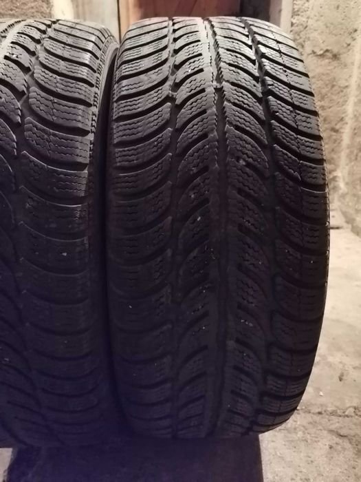 Продавам 2 броя зимни гуми 205.55.16 дот 2019 Debica
