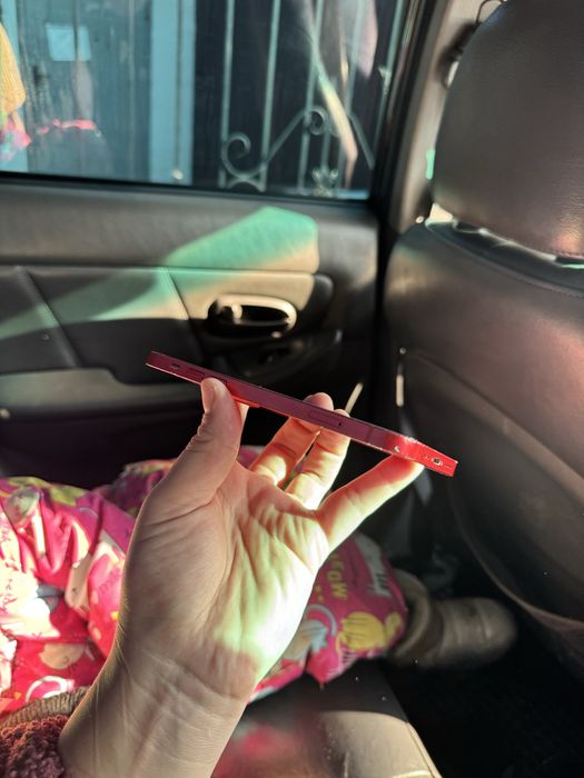 Продам iphone 12 на 64 гб