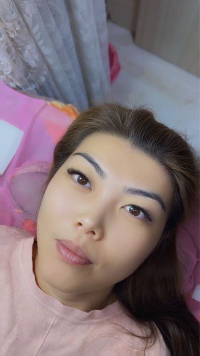 Наращивание ресниц, опытный мастер.