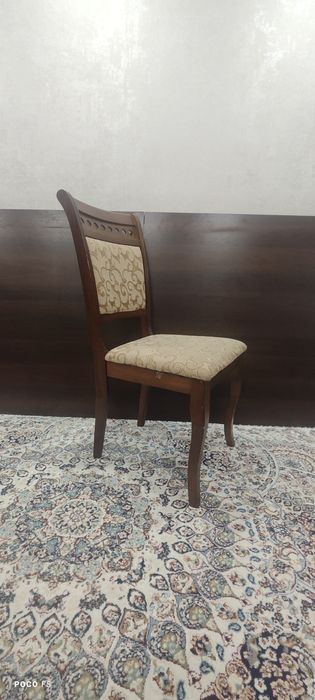 Гостиный стол и стулья!