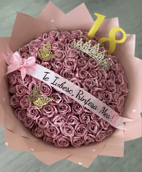 Buchete cu trandafiri perfecte pentru majorate sau zile onomastice