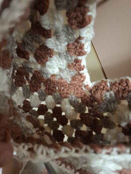 Ръчно направена вълнена чанта.