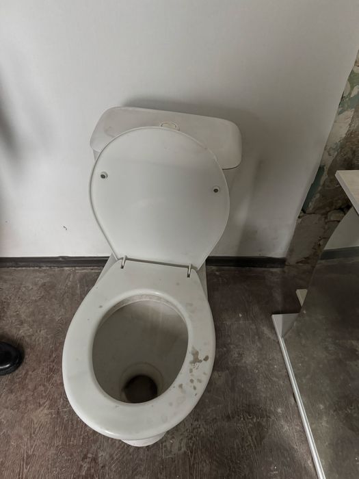 Зеркало с полкой