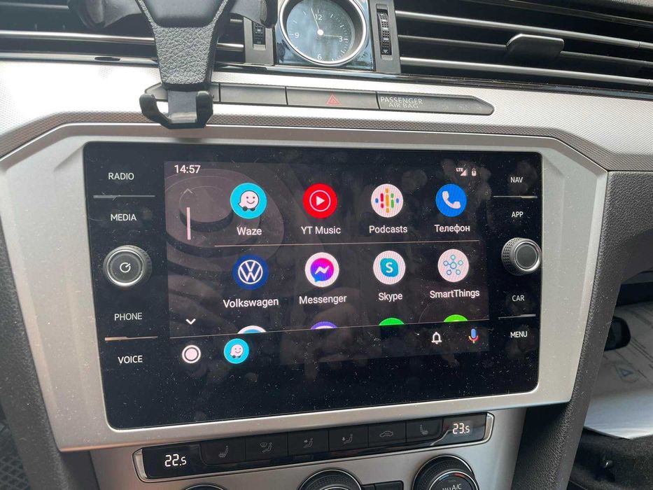 Apple CarPlay App Connect Android Auto Volkswagen SmartLink Seat Skoda