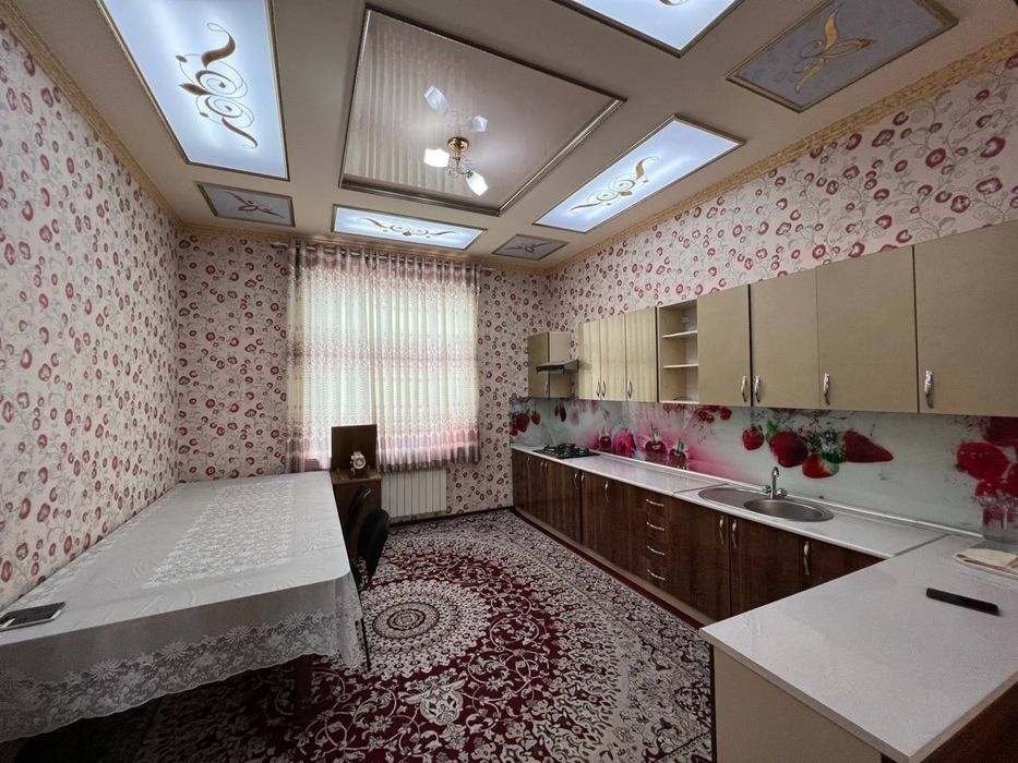 Uy sotiladi Olmazor tumanida Mevazor mahallada 6 sotix