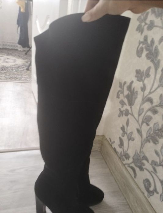 Продам замшевые ботфорты