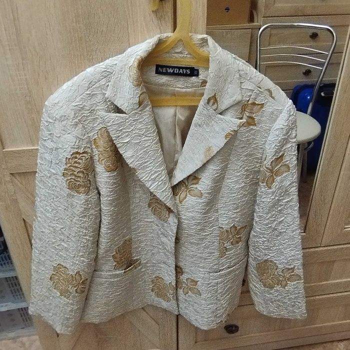 Продам платья женские