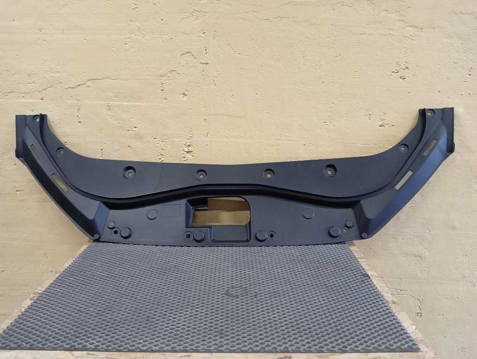 Кожух замка капота  F7 19-