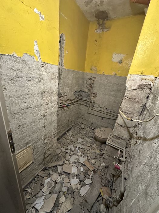 Извършане на ремонт на бани , подови настилки , гранитогрес , фаянс