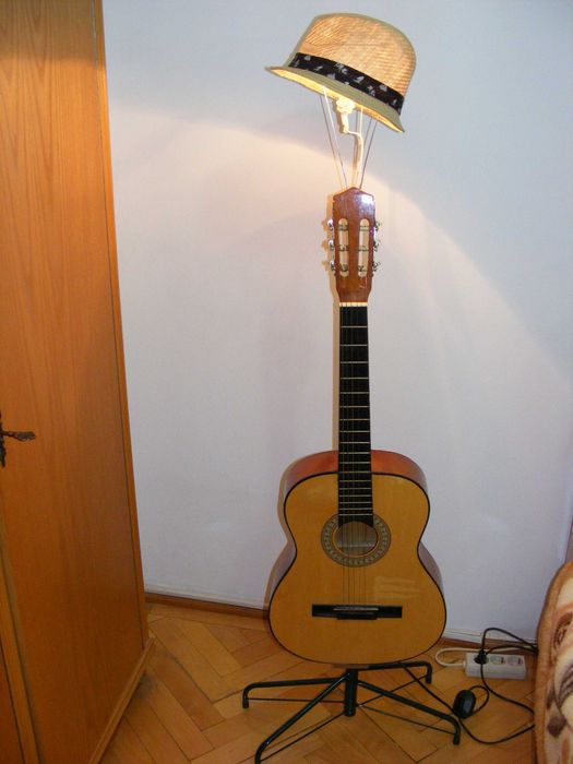 Chitară veioză, anii 70