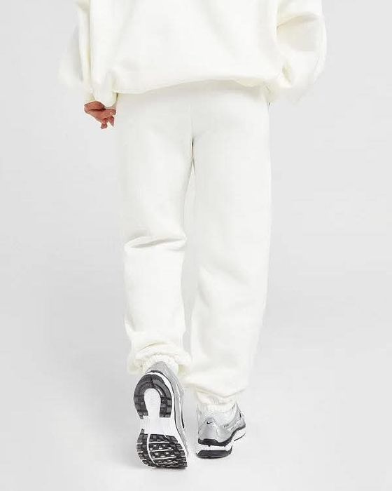 Дамско долнище Nike бял цвят памучна материя размер S и М ново