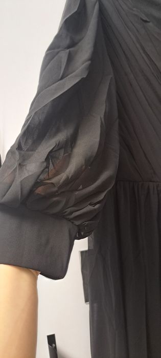 Vând rochie neagra de seara