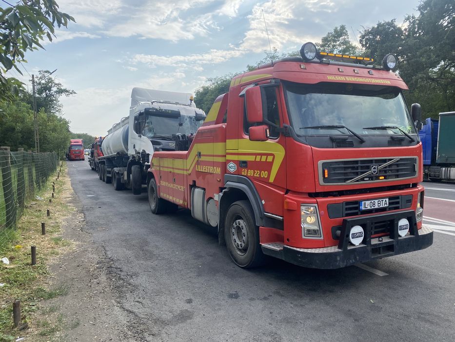 Tractariauto  camioane,buzau , a7 , microbuze24/7, utilaje Ialomița