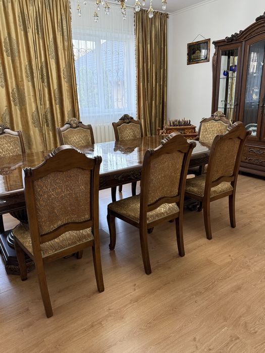 Набор шикарной мебели из массива