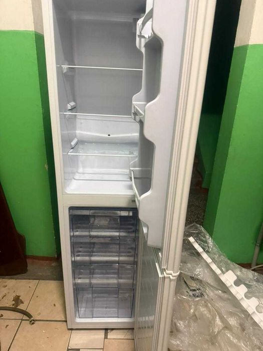 Холодильник  Алмагрин