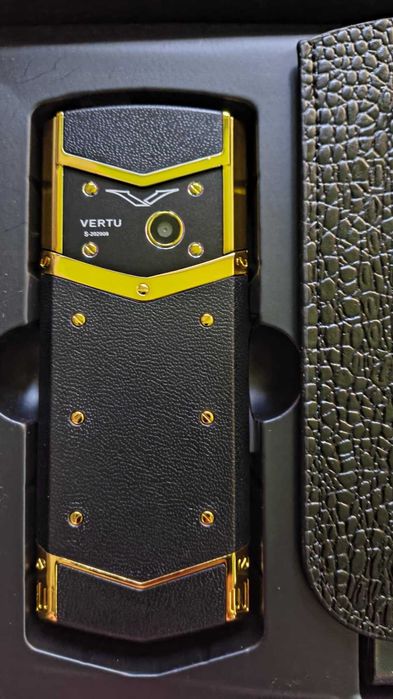 VERTU Slide чисто нови