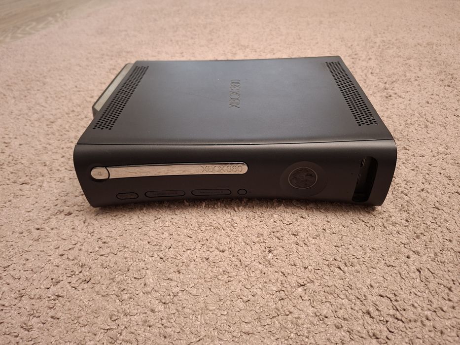 Xbox 360 + cablu de alimentare
