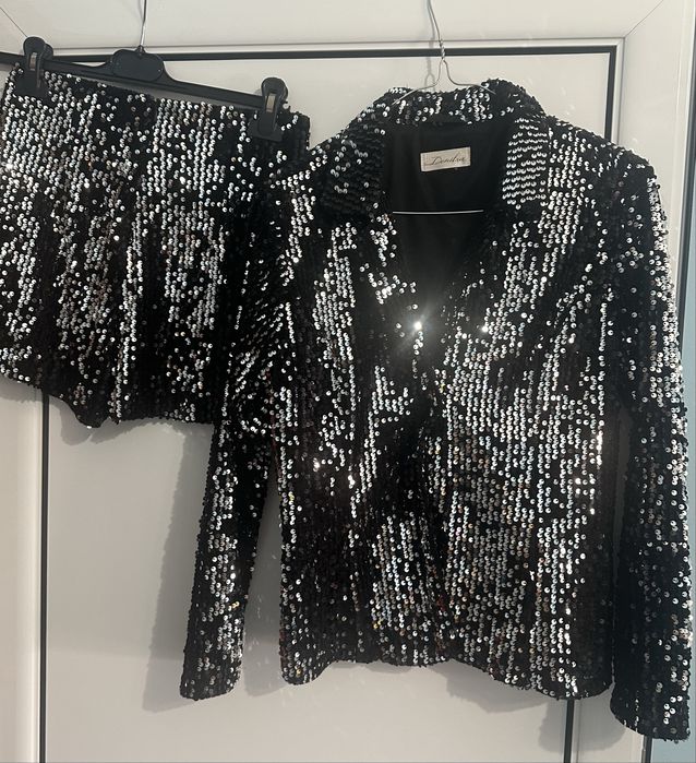 Къси панталонки със сако