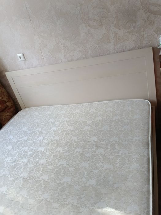 Кровать двуспальная