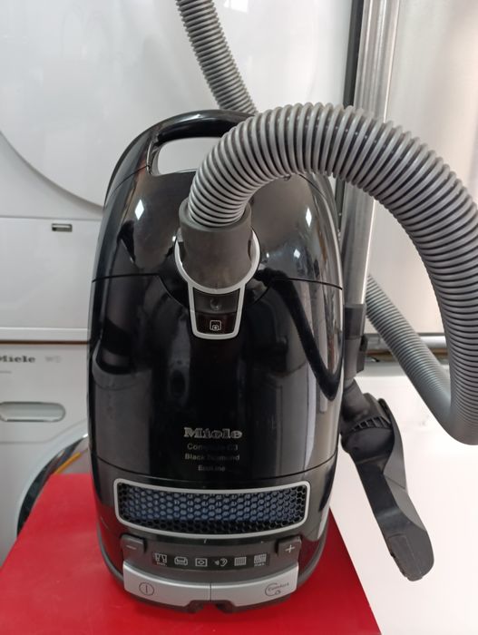 Прахосмукачка  Miele Complete