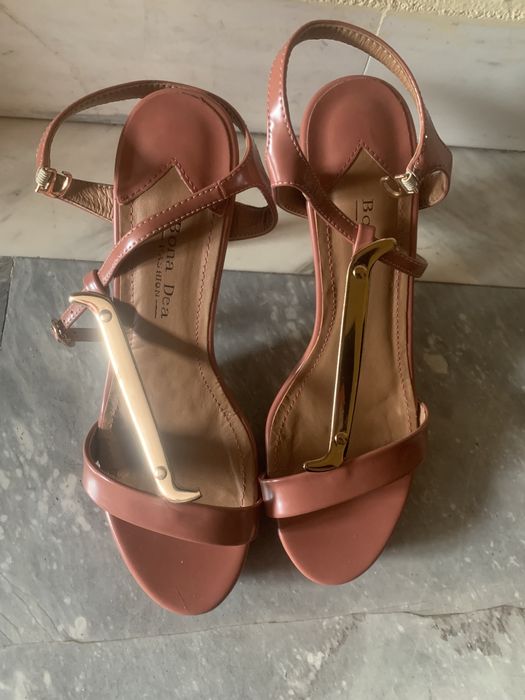 Обувки телесен цвят