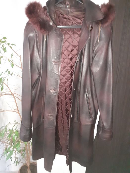 Продавам дамско кожено яке 7/8