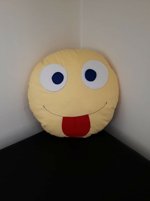 Емотикон-възглавничка