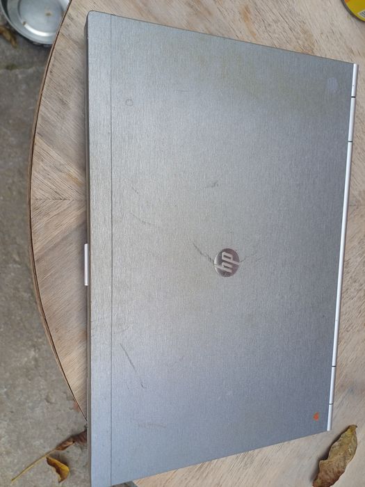 Vând HP EliteBook 8470p, laptop care nu mai funcționează, fiind potrivit pentru piese sau dezmembrare.