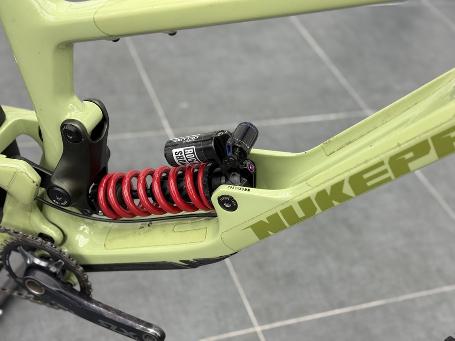 Nukeproof Giga C 290 Carbon L размер 27.5 цола 1х12 Shimano Deore