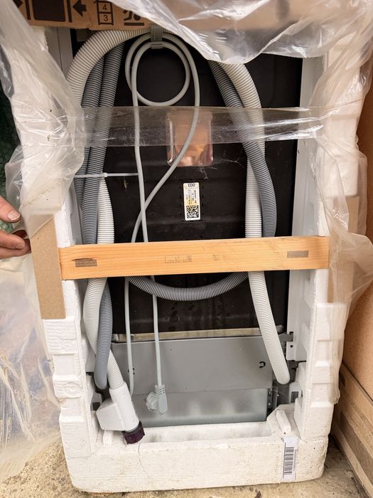 Masina spalat vase electrolux noua sigilata