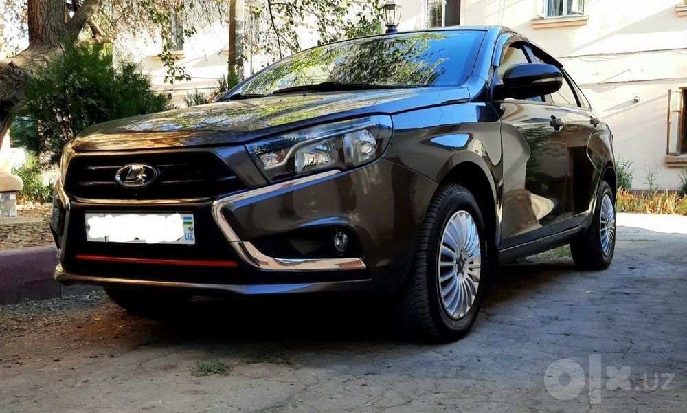 Qarshi Sh. Lada Vesta 2018 qarab chotki minilgan