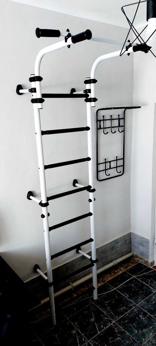 Домашний турник с лестницей