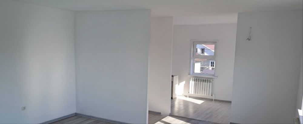 продам 2 дома в одном дворе