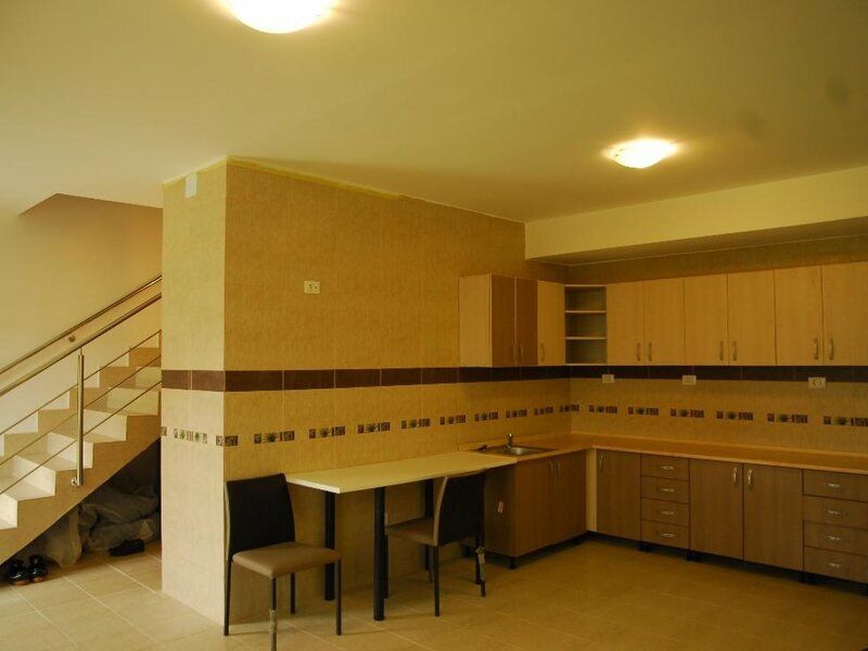 Cornetu vila tip duplex (3 camere+living+ bucatarie+ 2 bai+terasa)