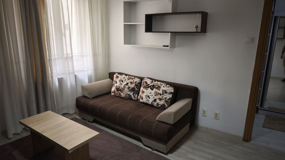 Închiriez garsonieră zona Dacia, 28 mp, centrală termică, utilată complet modern
