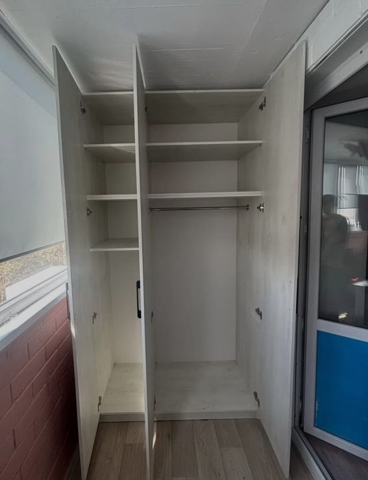 Широкие шкафы на балкон