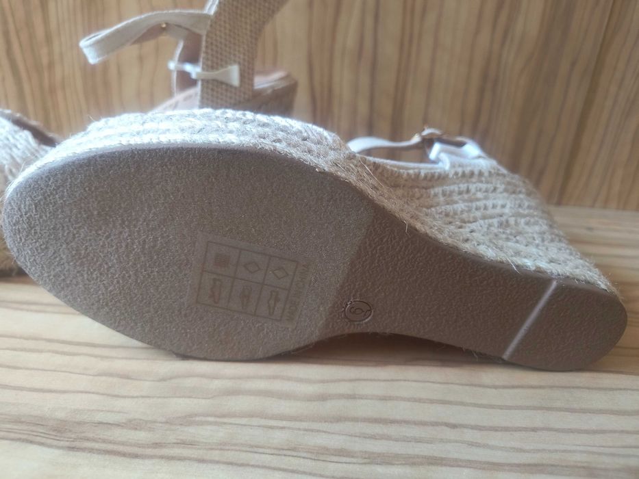 Много красиви сандали