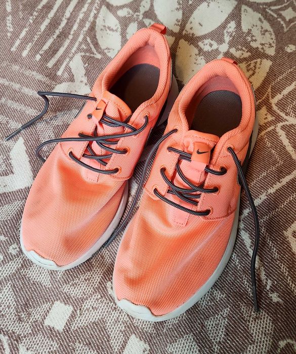 Оригинални дамски маратонки Nike