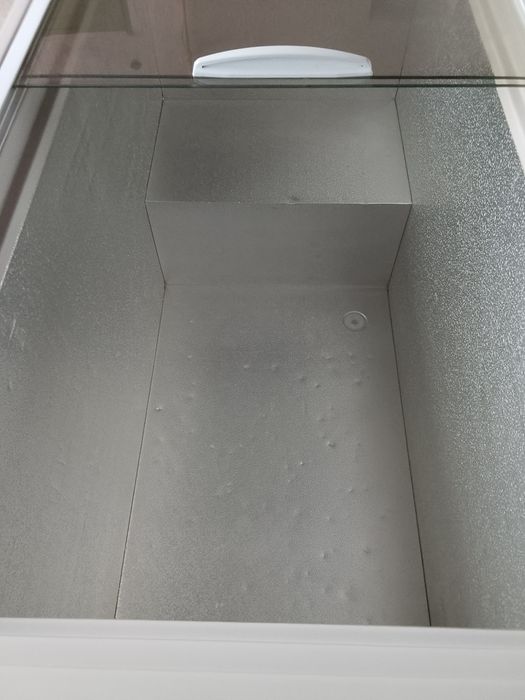 Морозилка почти новый