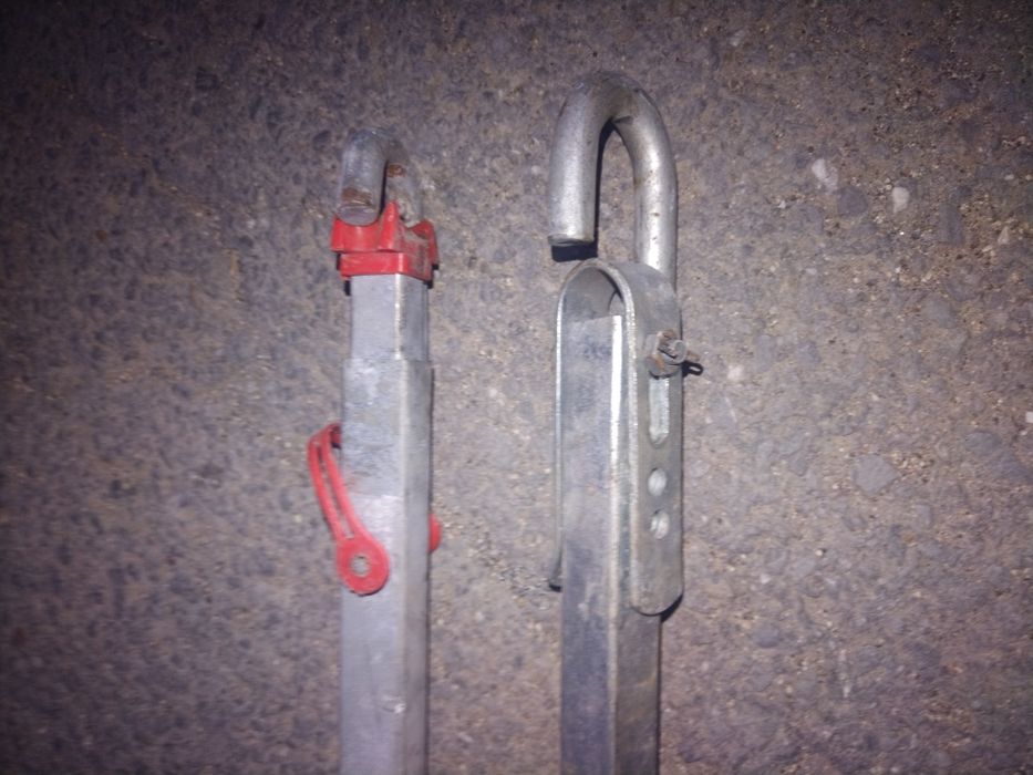 Разглобяем твърд теглич, твърда връзка във формата на квадрат.
Неразли