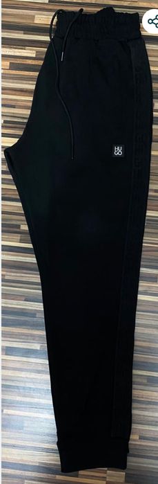 Vând compleu nou de bărbați Hugo