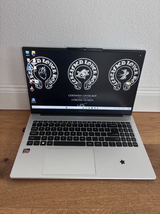 Vând laptop Acer Aspire Lite 15 – Ryzen 7, 32GB RAM, 1TB SSD, ca nou + cadouri