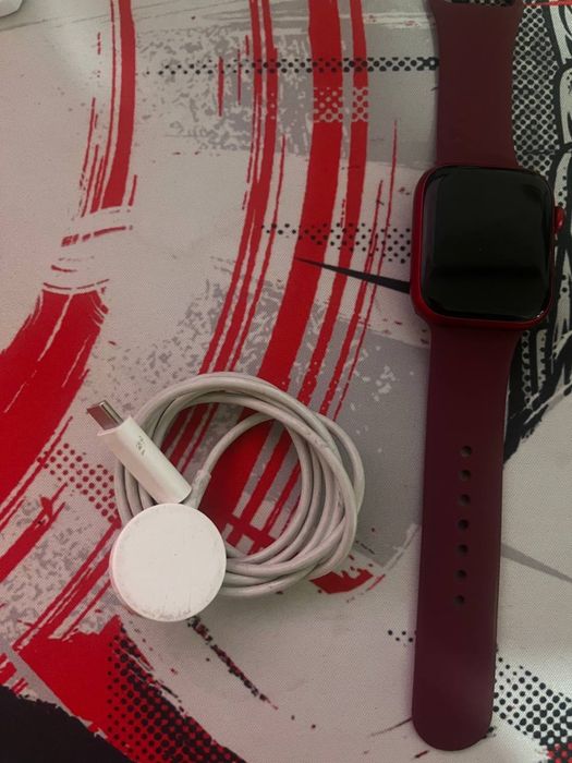 Продаю Apple Watch 7