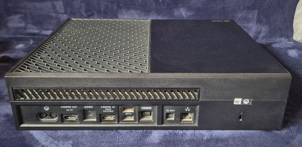 Xbox One 500GB + Kinect + 2 Controllere + 12 Jocuri